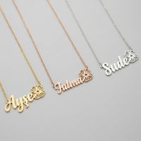 Kişiye Özel Çiçek Detaylı İsim Kolye