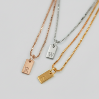 Minimalist Baş Harf Kolyesi Gorsel 1