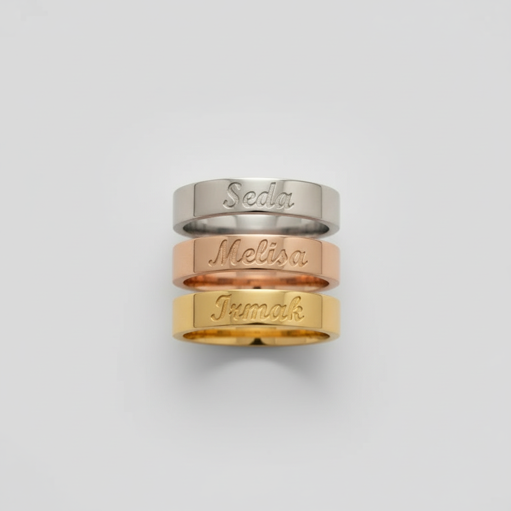 Navan Kalın İsim Yüzüğü • Kişiselleştirilebilir İsim Yüzüğü Gorsel 1
