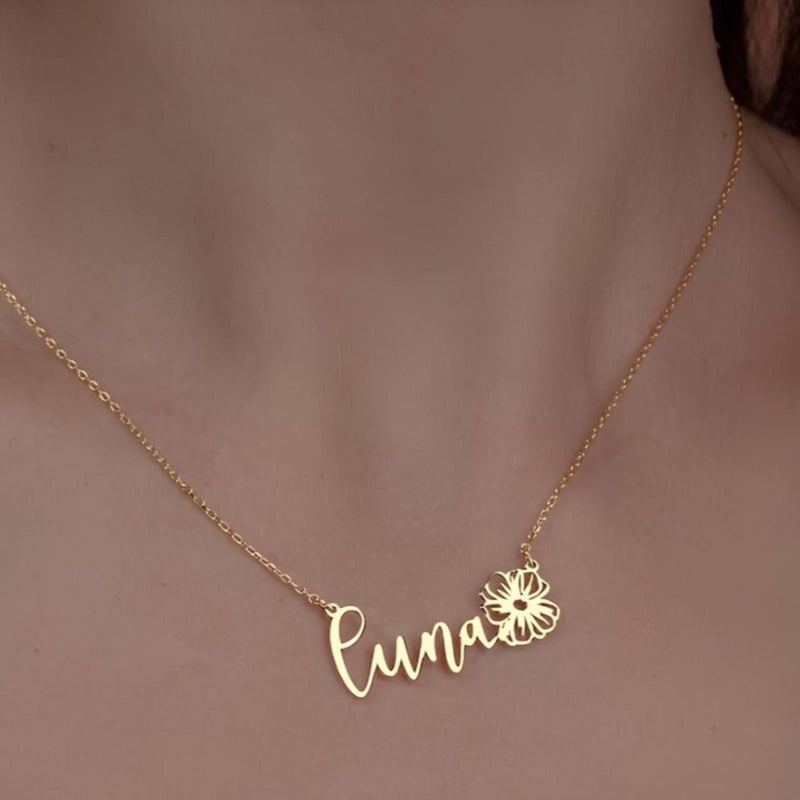 Kişiye Özel Çiçek Detaylı İsim Kolye