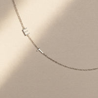 Navan Minimalist Baş Harf Kolye - Kişiye Özel Harfli Kolye Altın, Rose Altın veya Gümüş Kaplama Seçenekleri - Navan