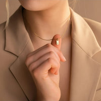 Navan Minimalist Baş Harf Kolye Kişiye Özel Oymalı Harf Kolye Ucu El Yapımı ve Kutulu Hediye - Navan